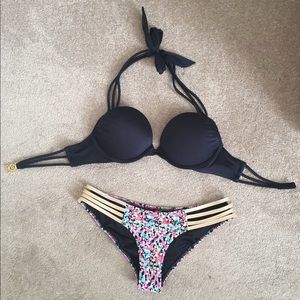 Victoria’s Secret bikini